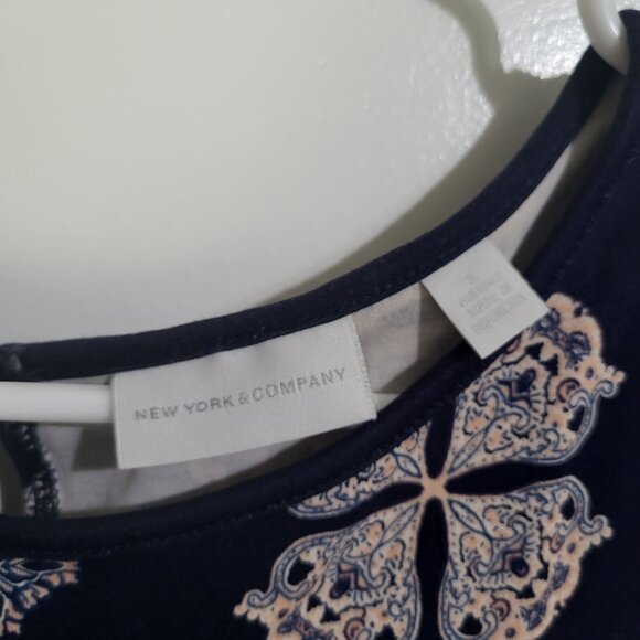 New York & Co Women's SZ S Fit and Flare Print Dress Pockets Navy Sleeveless - Picture 3 of 11